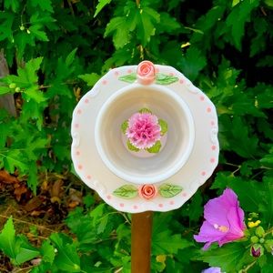 Handmade Indoor/Outdoor Ceramic Mud Pie Garden Flower